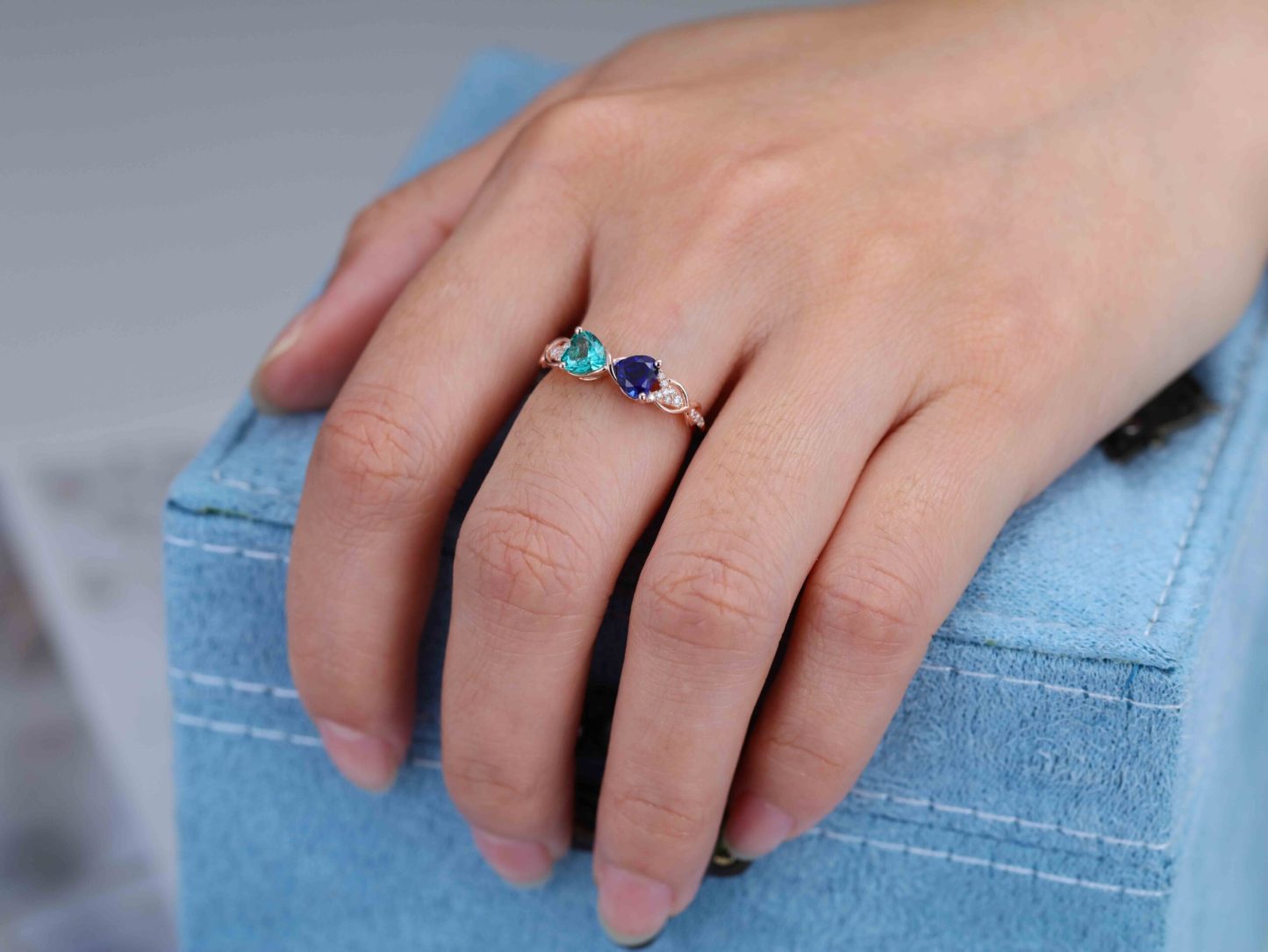 Heart Cut Lab Sapphire & Lab Emerald Engagement Ring Unique 14K Rose Gold Twist Wedding Ring Birthstone Ring