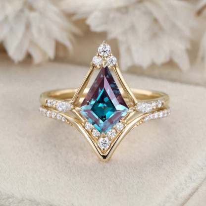 Kite Cut Lab Alexandrite Engagement Ring Set 14k Rose Gold Marquise Cut Diamond Ring For Women Unique Bridal Wedding Ring Set Gift