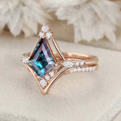 Kite Cut Lab Alexandrite Engagement Ring Set 14k Rose Gold Marquise Cut Diamond Ring For Women Unique Bridal Wedding Ring Set Gift