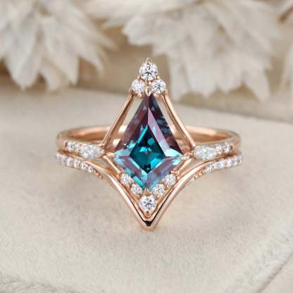 Kite Cut Lab Alexandrite Engagement Ring Set 14k Rose Gold Marquise Cut Diamond Ring For Women Unique Bridal Wedding Ring Set Gift