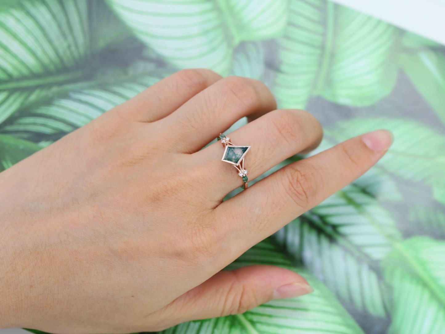Unique Kite Cut Green Moss Agate Engagement Ring Set 14k Rose Gold Moissanite Wedding Ring Set Gift