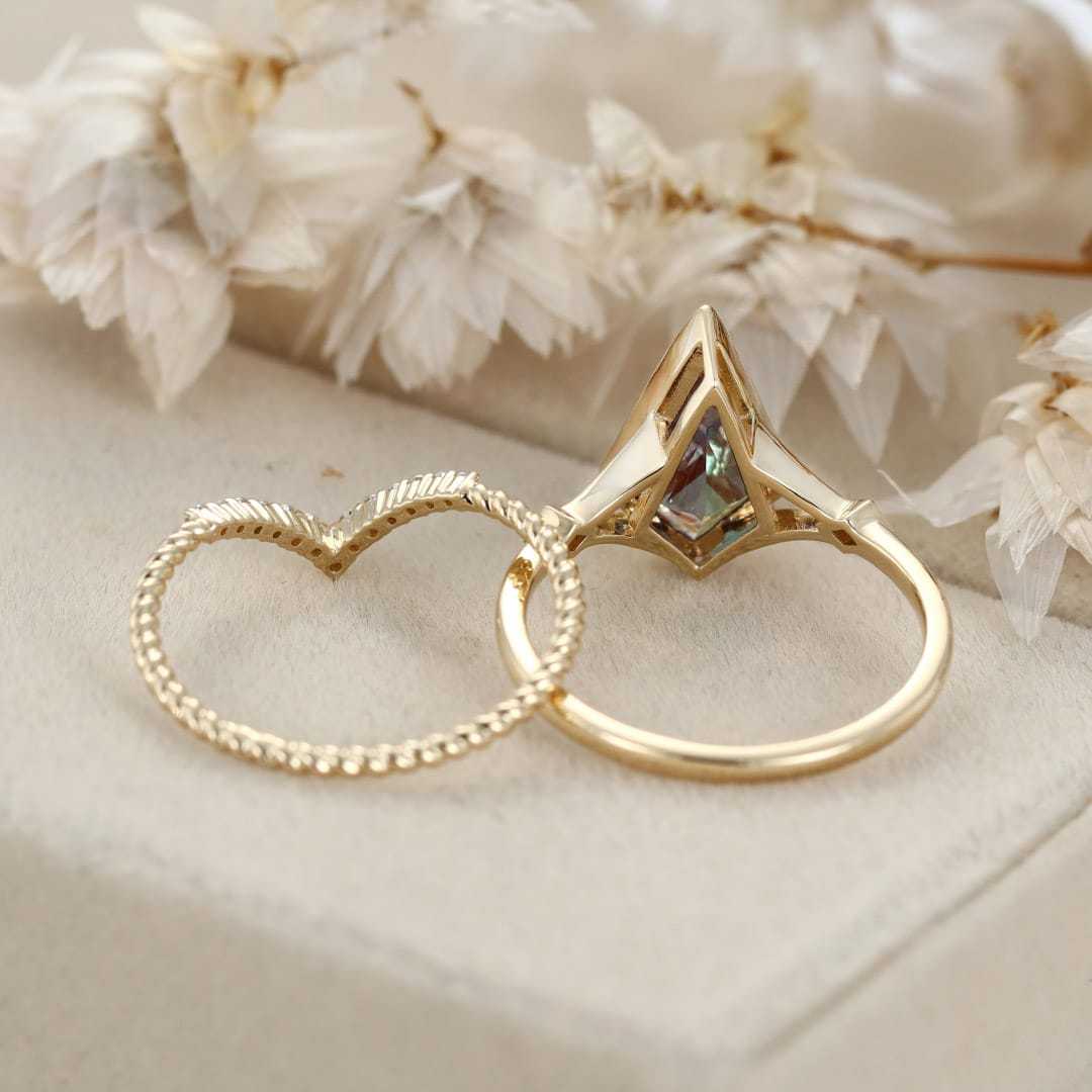 Kite cut Lab Alexandrite engagement Ring Set Vintage 14K Solid Gold Ring Unique Diamond Ring Curved Wedding Band Anniversary Gift