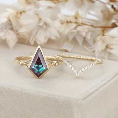 Kite cut Lab Alexandrite engagement Ring Set Vintage 14K Solid Gold Ring Unique Diamond Ring Curved Wedding Band Anniversary Gift