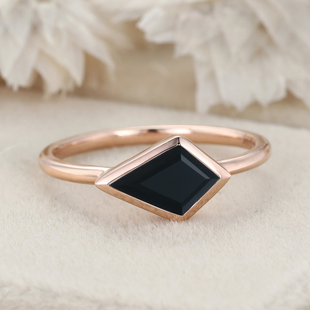 Rose Gold Black Onyx Engagement Ring Art Deco Minimalist Bezel Ring Kite Cut Gemstone East West Ring Simple Wedding Ring