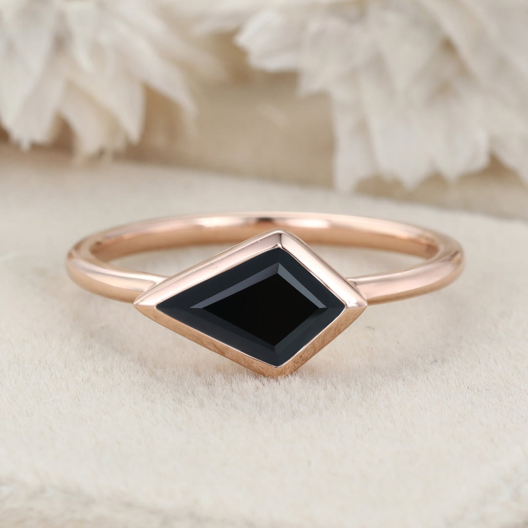 Rose Gold Black Onyx Engagement Ring Art Deco Minimalist Bezel Ring Kite Cut Gemstone East West Ring Simple Wedding Ring