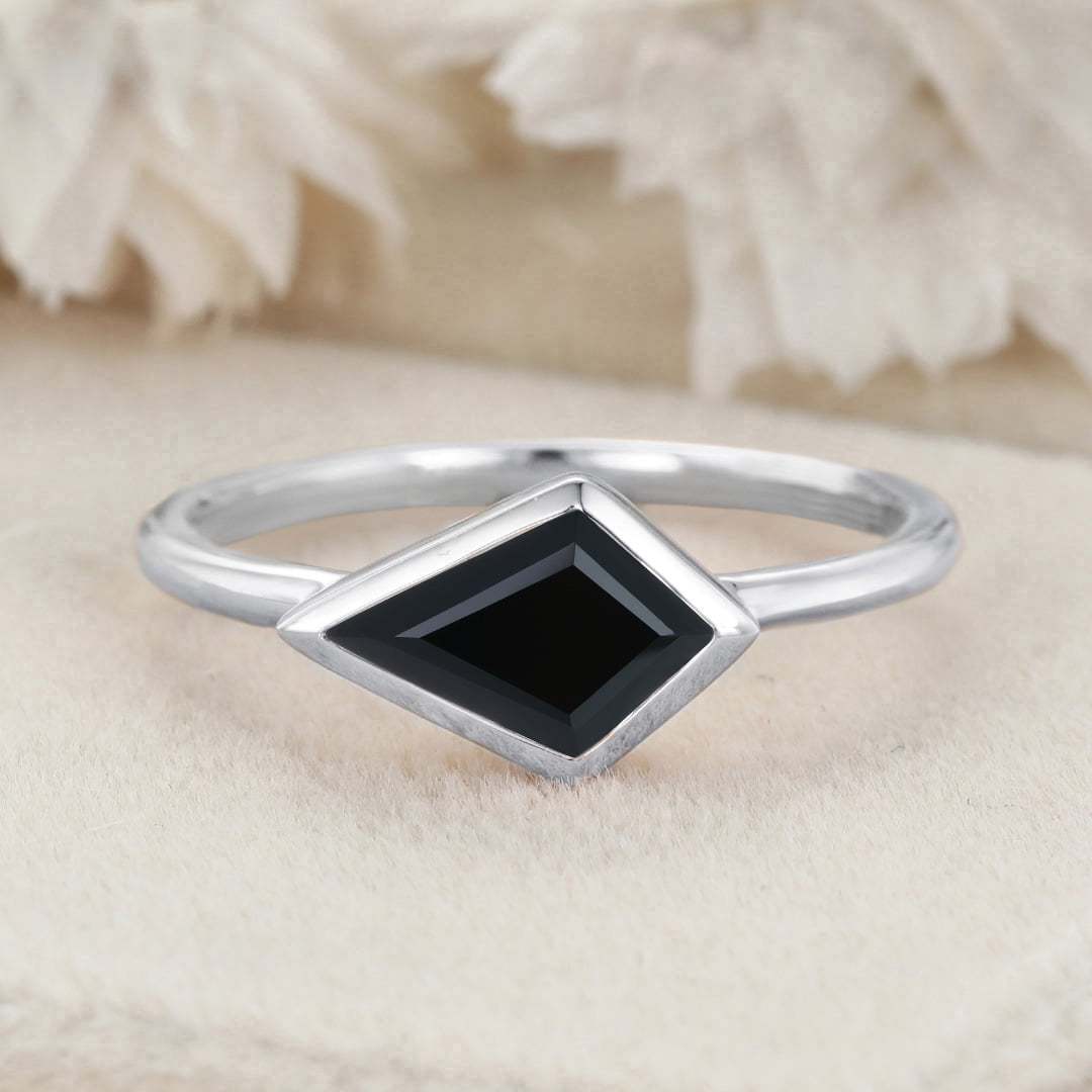 Rose Gold Black Onyx Engagement Ring Art Deco Minimalist Bezel Ring Kite Cut Gemstone East West Ring Simple Wedding Ring