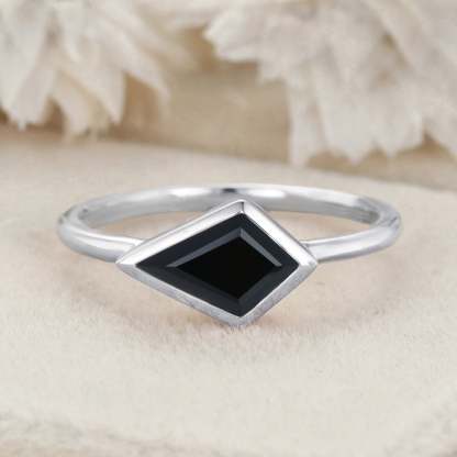 Rose Gold Black Onyx Engagement Ring Art Deco Minimalist Bezel Ring Kite Cut Gemstone East West Ring Simple Wedding Ring