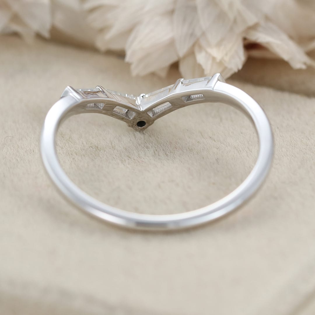 Unique Bridal Stacking Ring Curved Wedding Band Women Vintage Baguette 14K Solid Gold Moissanite Wedding Band Promise Anniversary Gift Ring