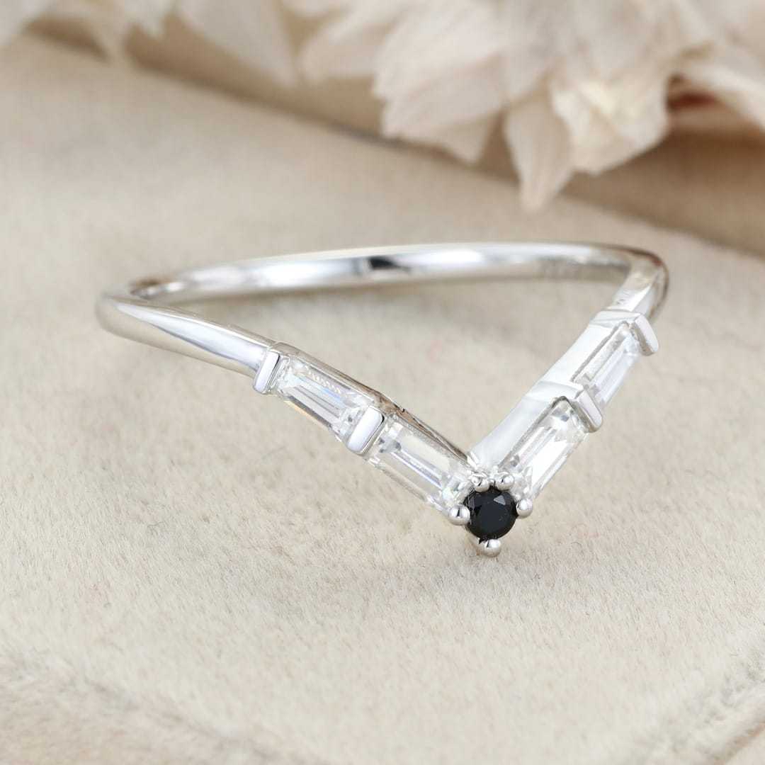 Unique Bridal Stacking Ring Curved Wedding Band Women Vintage Baguette 14K Solid Gold Moissanite Wedding Band Promise Anniversary Gift Ring