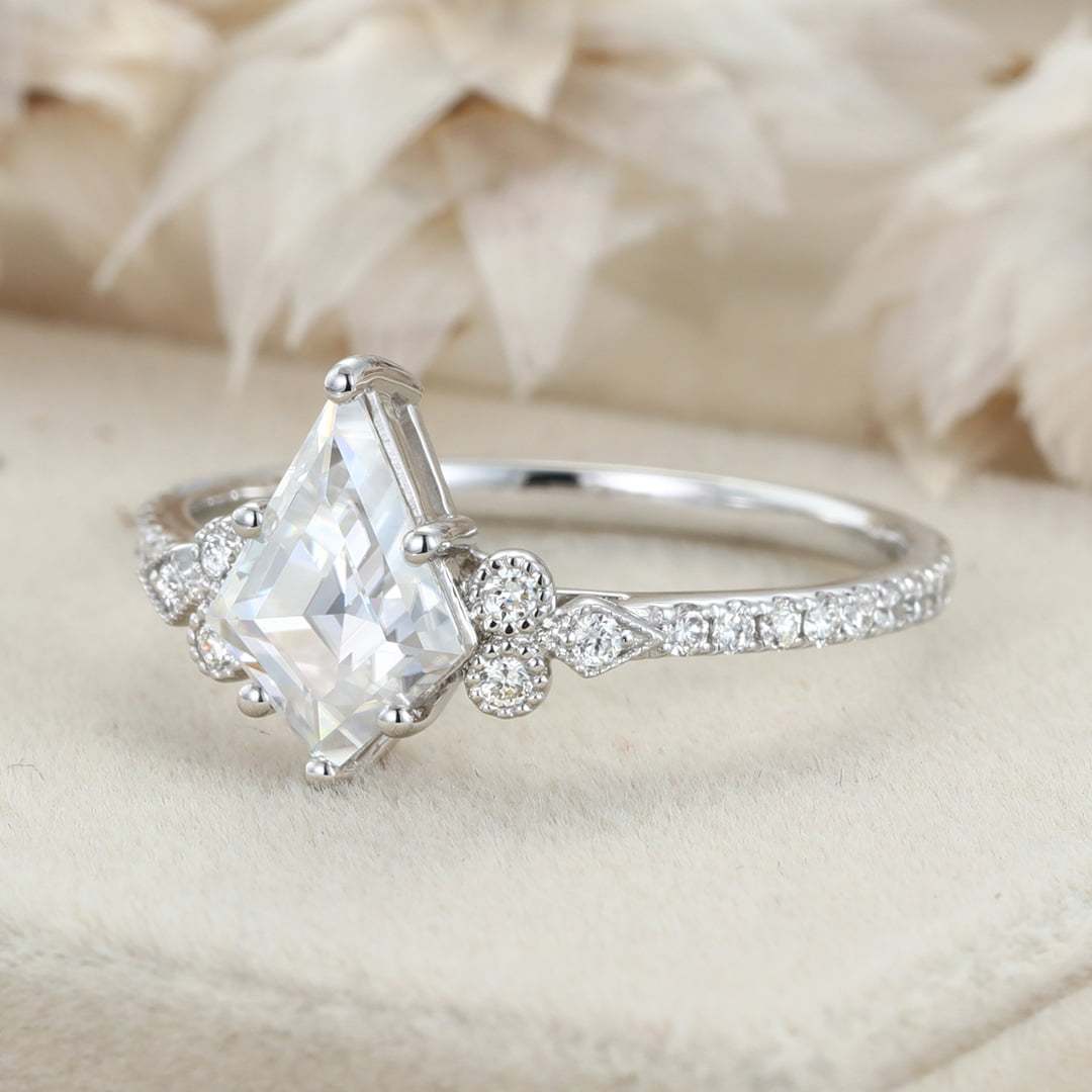 Unique Kite Cut Moissanite Engagement Ring Round Cluster Diamond Wedding Ring14K Solid Gold