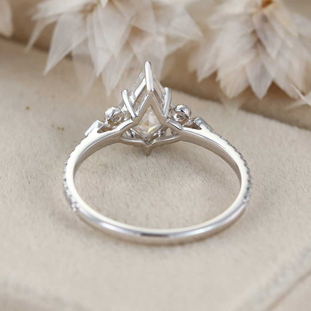 Unique Kite Cut Moissanite Engagement Ring Round Cluster Diamond Wedding Ring14K Solid Gold