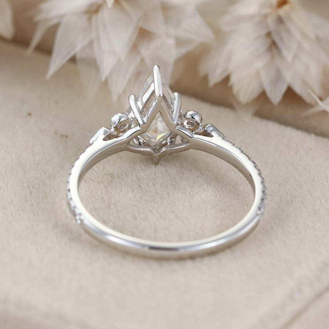 Unique Kite Cut Moissanite Engagement Ring Round Cluster Diamond Wedding Ring14K Solid Gold