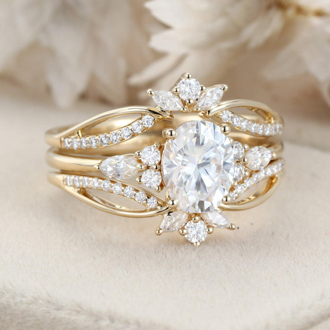 Art Deco 1.5 Carat Oval Cut Moissanite Vintage Cluster Engagement Ring Set – 14K Yellow Gold Double Band 2025, image size:1080x1080