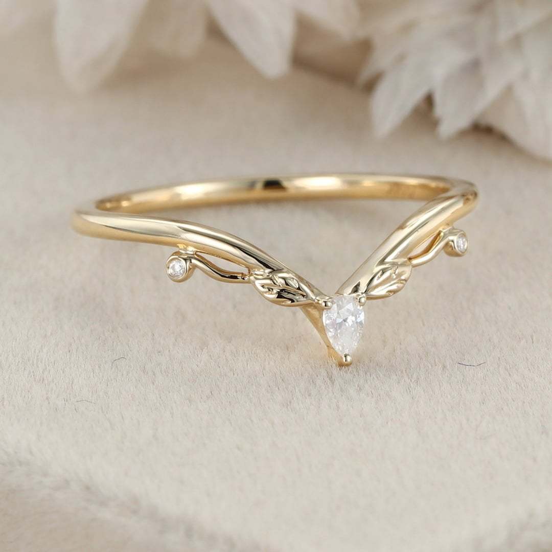 Unique diamond wedding band Curved moissanite wedding ring leaf ring Vintage Yellow gold wedding band Bridal promise Anniversary gift ring