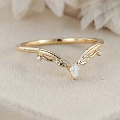 Unique diamond wedding band Curved moissanite wedding ring leaf ring Vintage Yellow gold wedding band Bridal promise Anniversary gift ring