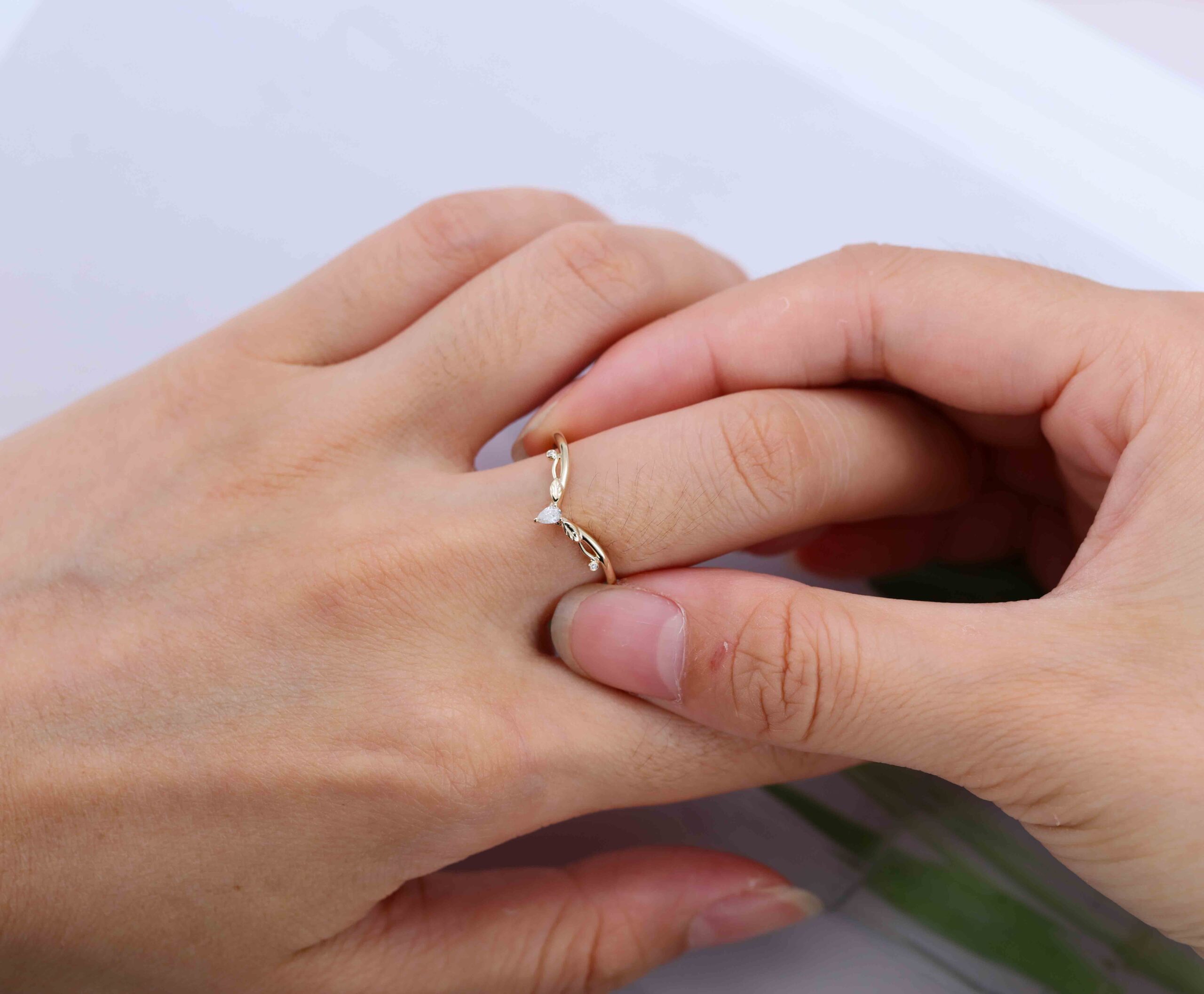 Unique diamond wedding band Curved moissanite wedding ring leaf ring Vintage Yellow gold wedding band Bridal promise Anniversary gift ring