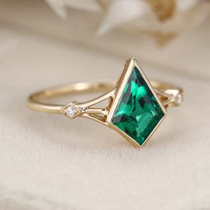 Unique kite cut Lab Emerald engagement ring art deco diamond wedding band 14k Yellow gold moissanite engagement ring anniversary gift ring
