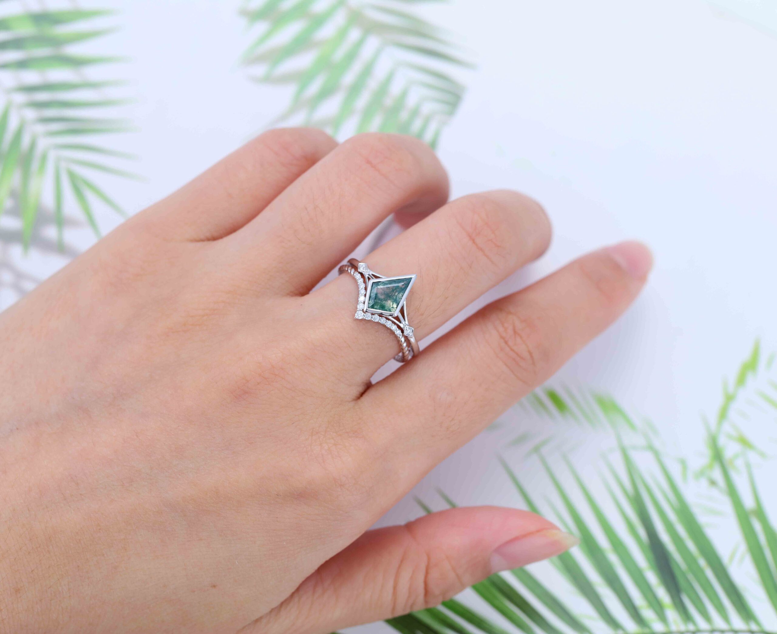 Unique kite cut Natura moss agate engagement ring set White gold engagement moissanite ring for women vintage bridal wedding ring set gift