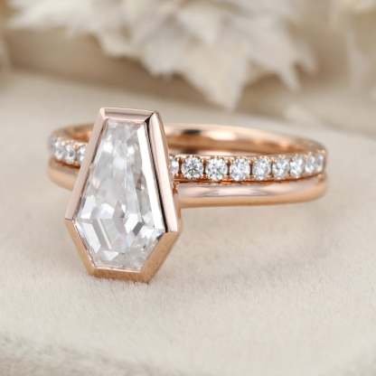 Vintage Moissanite Bridal Set Hidden Halo Coffin Cut 1.8CT Moissanite Ring Multi-Stone Matching Rings Diamond Wedding Ring Rose Gold Ring