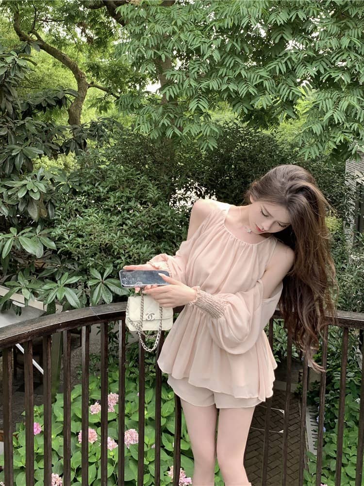 French Strap Frill Set Up