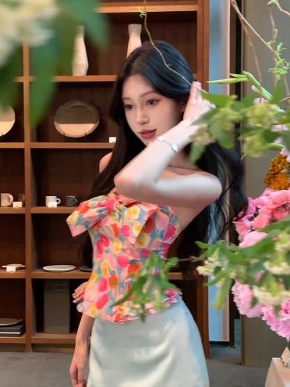 Tulip Print Bow Backless Top