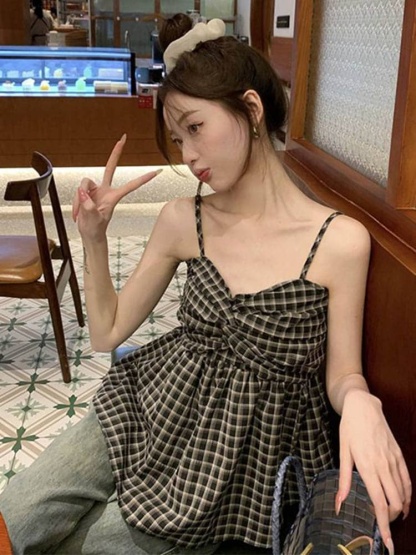 Twist design checkout camisole | LUNMUL