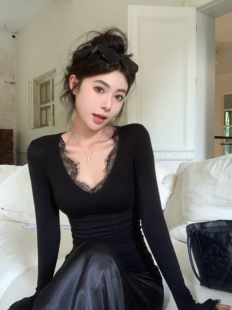 Lace Trim V-Neck Top