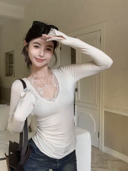 Lace Trim V-Neck Top