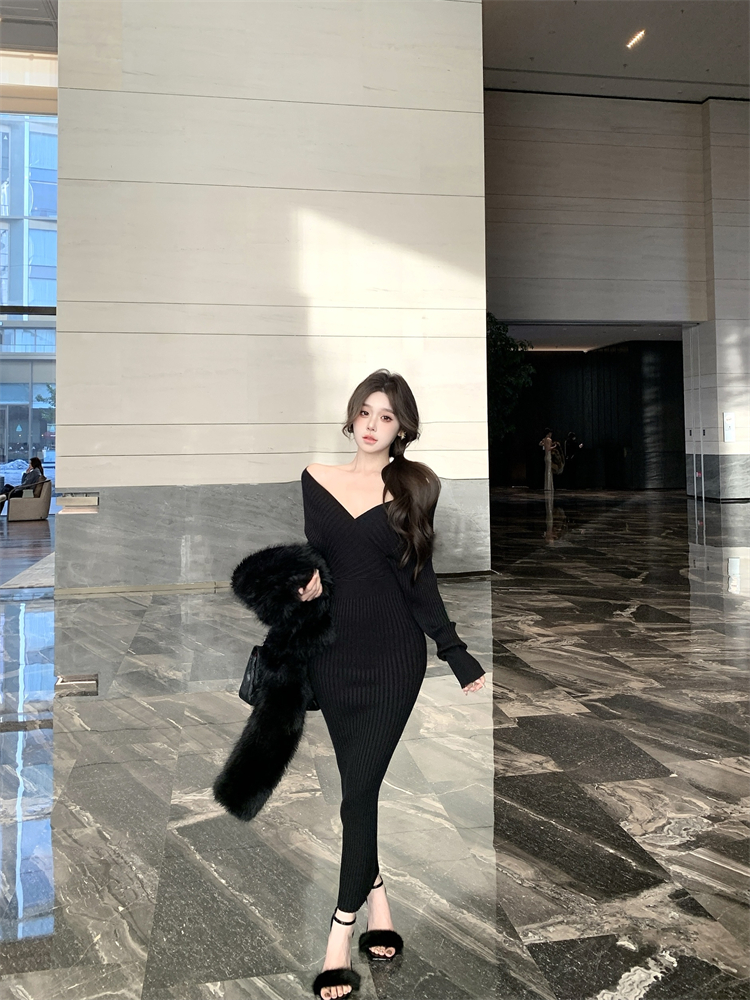 Cross V-Neck Knit Dress