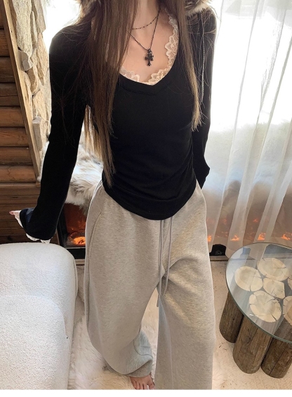 Chic Lace Trim V-Neck Top