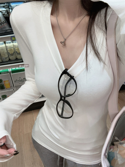 Slim-Fit V-Neck T-Shirt 