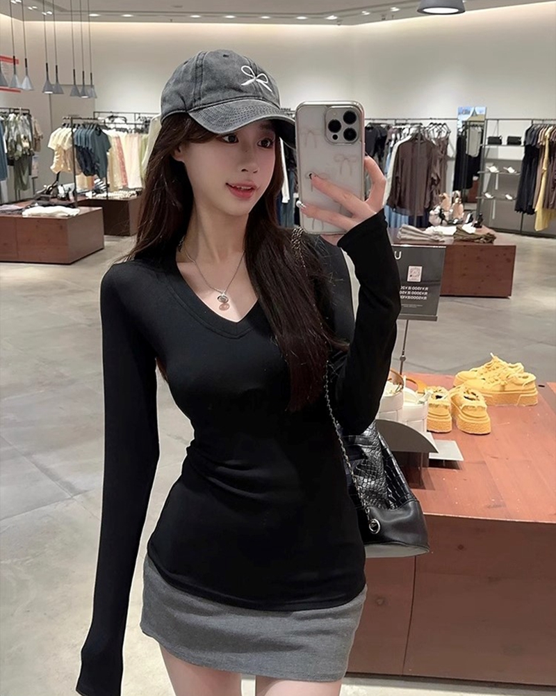 Slim-Fit V-Neck T-Shirt 