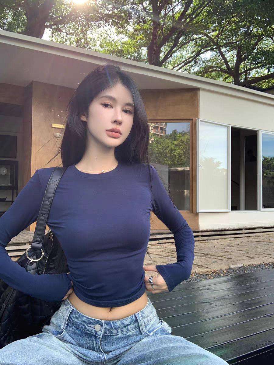 Fitted Long Sleeve T-Shirt