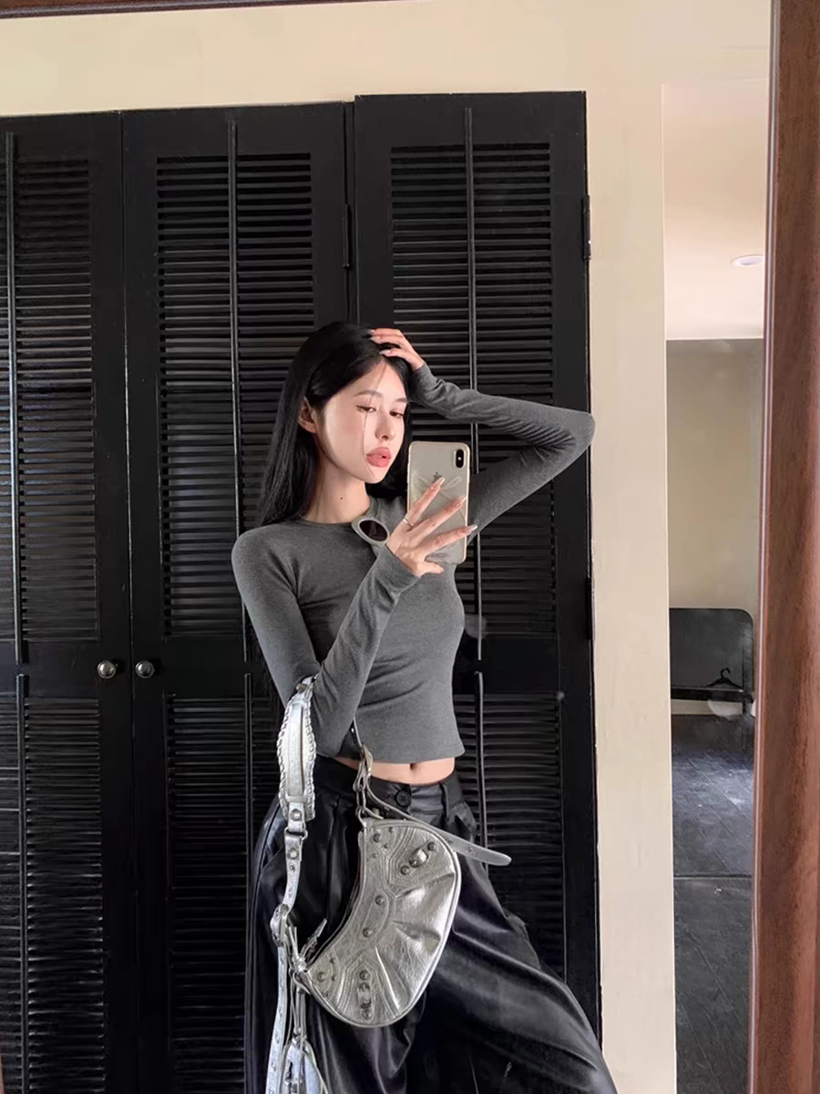 Fitted Long Sleeve T-Shirt