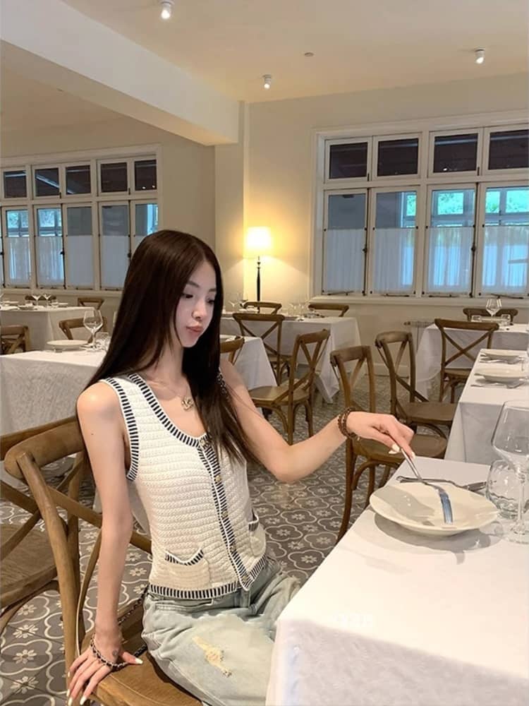 French Contrast Sleeveless Cardigan