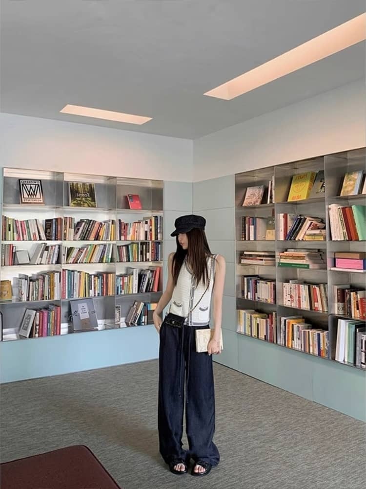 French Contrast Sleeveless Cardigan