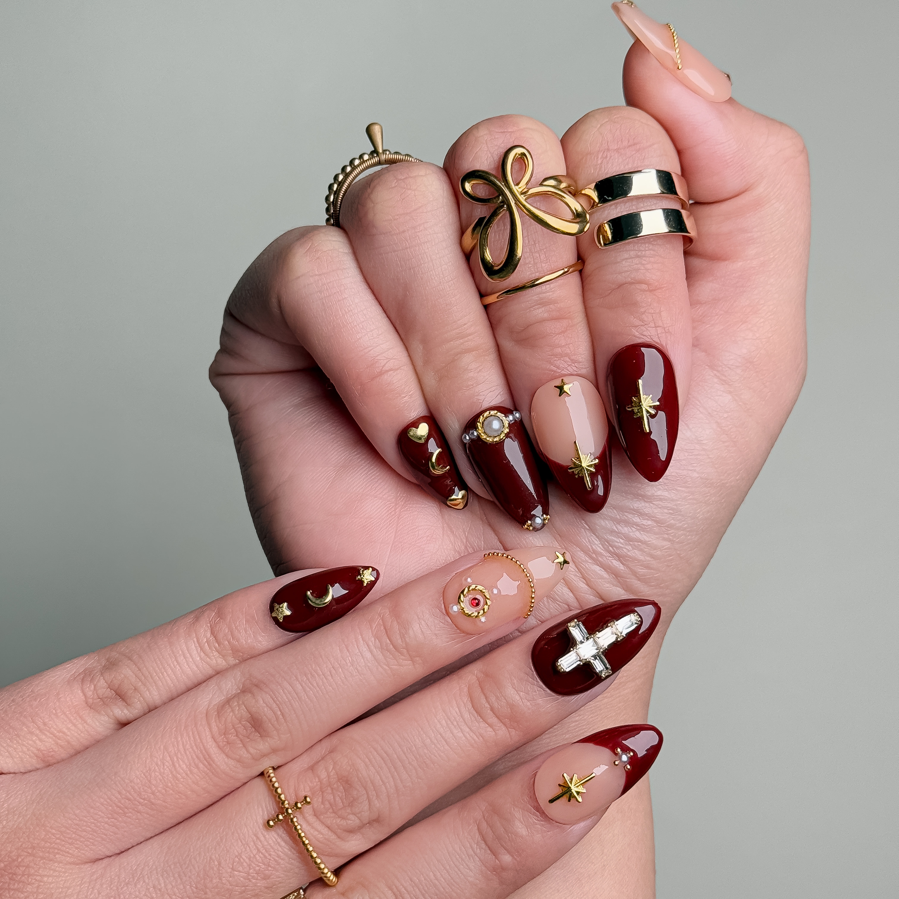 Handmade Press-On Nails – Nailfairy Maroon Nude Style with Star Cross Charms – Elegant Red Queen-Inspired Design – Reusable with Free Application Kit Included