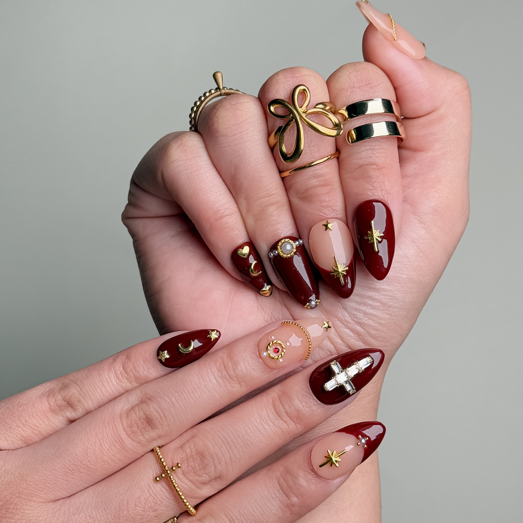 Handmade Press-On Nails – Nailfairy Maroon Nude Style with Star Cross Charms – Elegant Red Queen-Inspired Design – Reusable with Free Application Kit Included