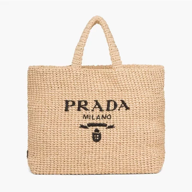 【PRADA】Paris Exclusive! Not in stock in Japan! A very popular raffia tote bag for a summery mood