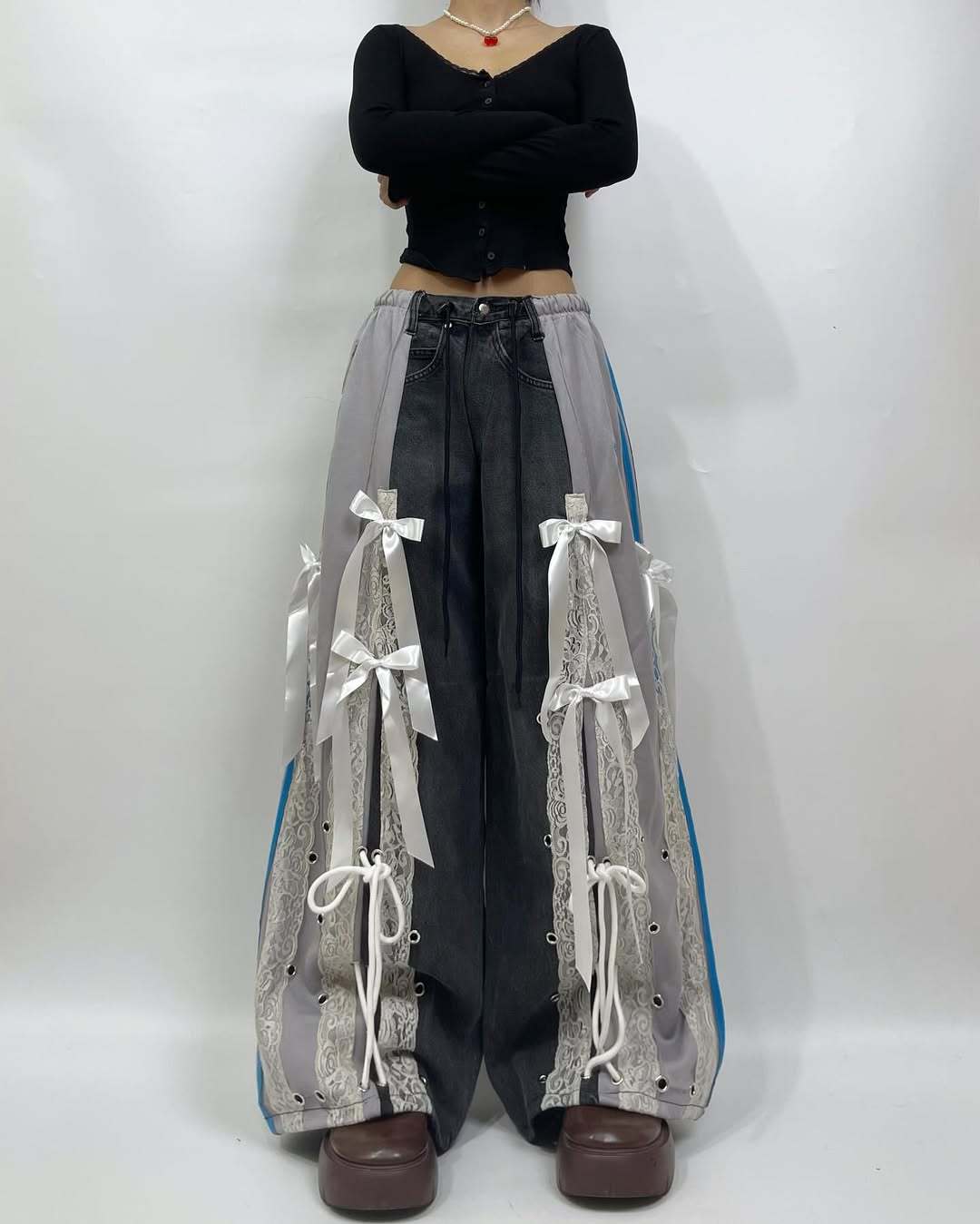 (The last one today) Ribbon pants are so cool