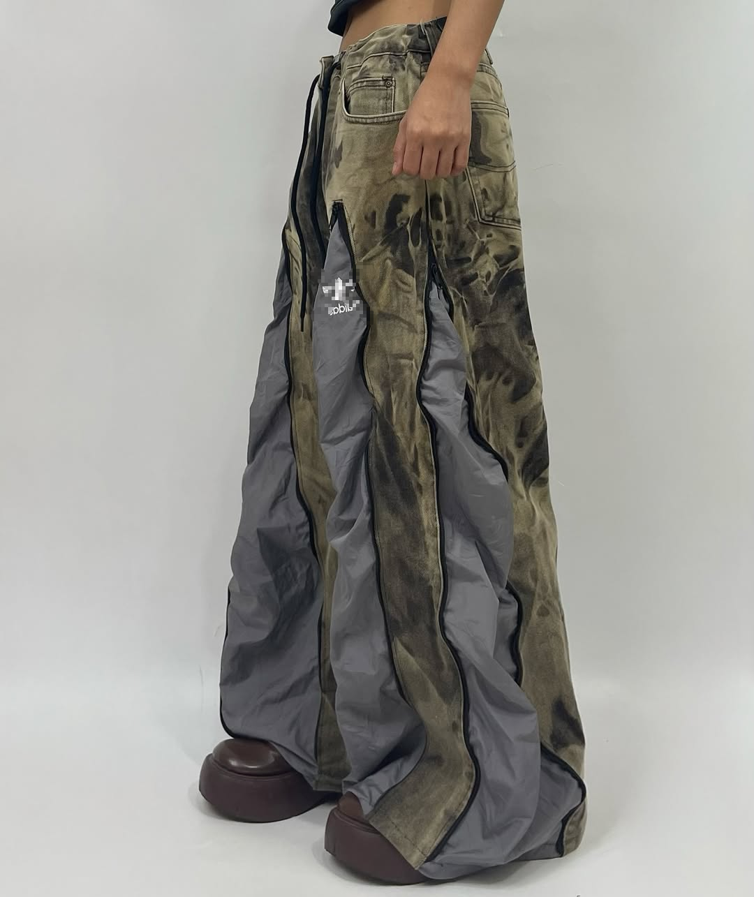 (The last one today) Zipper jeans are so pretty