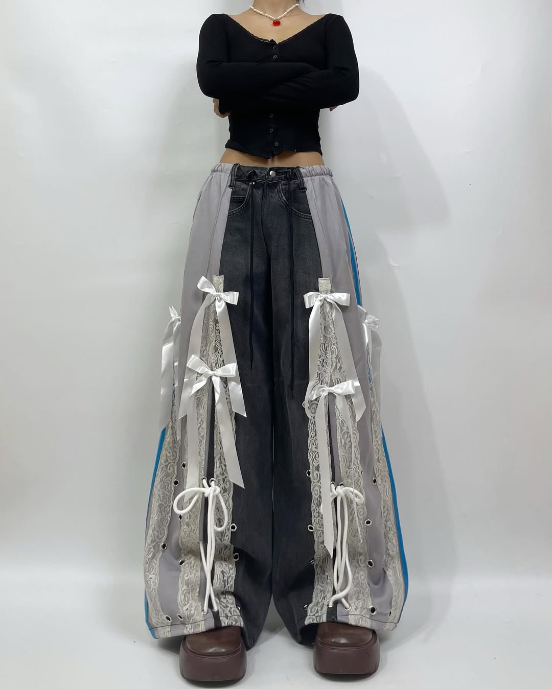 (The last one today) Ribbon pants are so cool