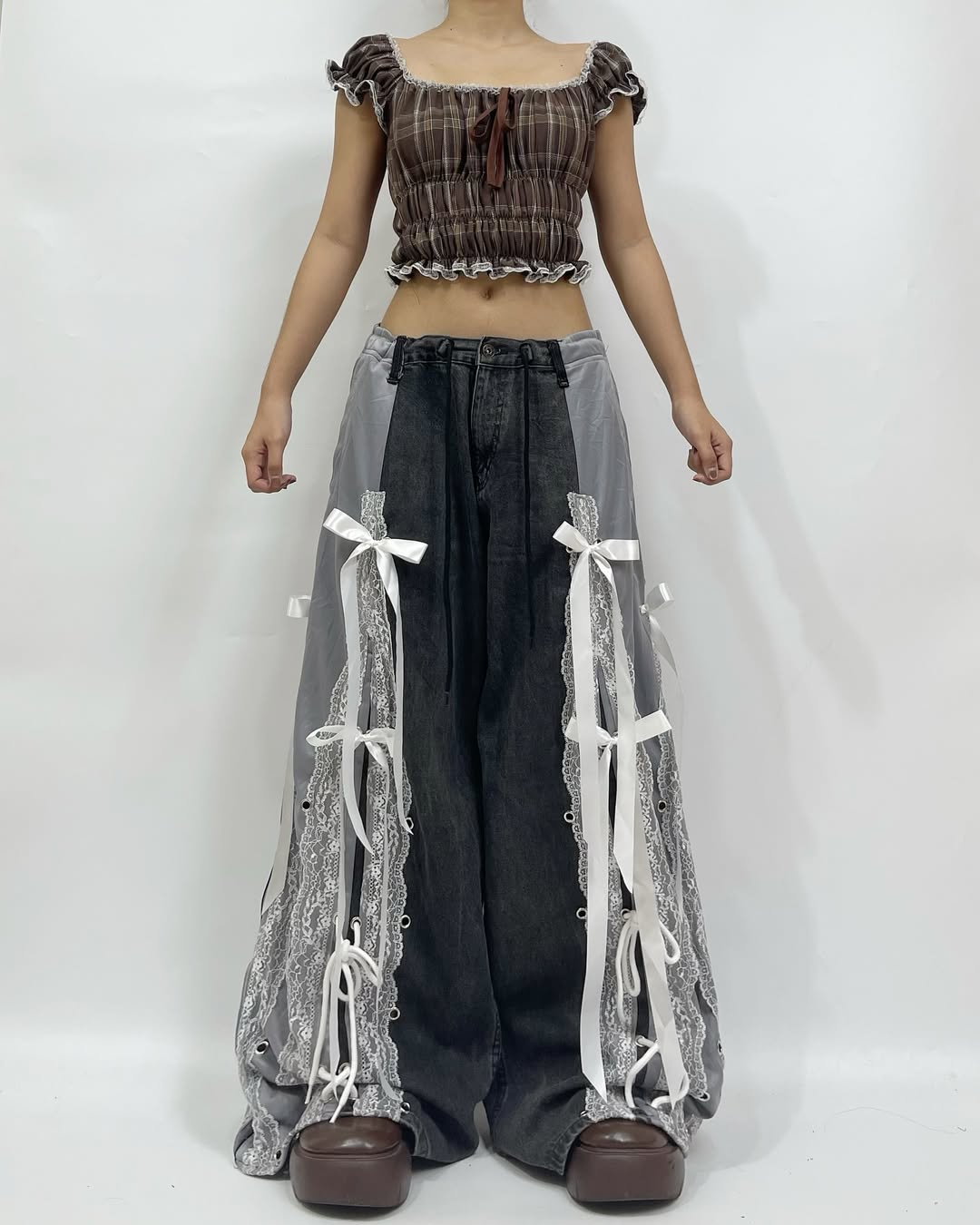 (The last one today) Ribbon pants are so cool