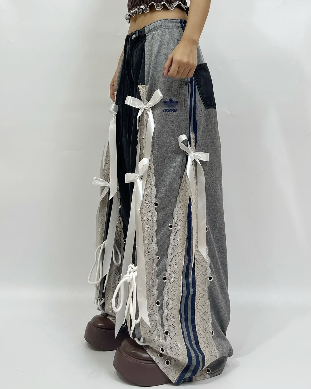 (The last one today) Ribbon pants are so cool