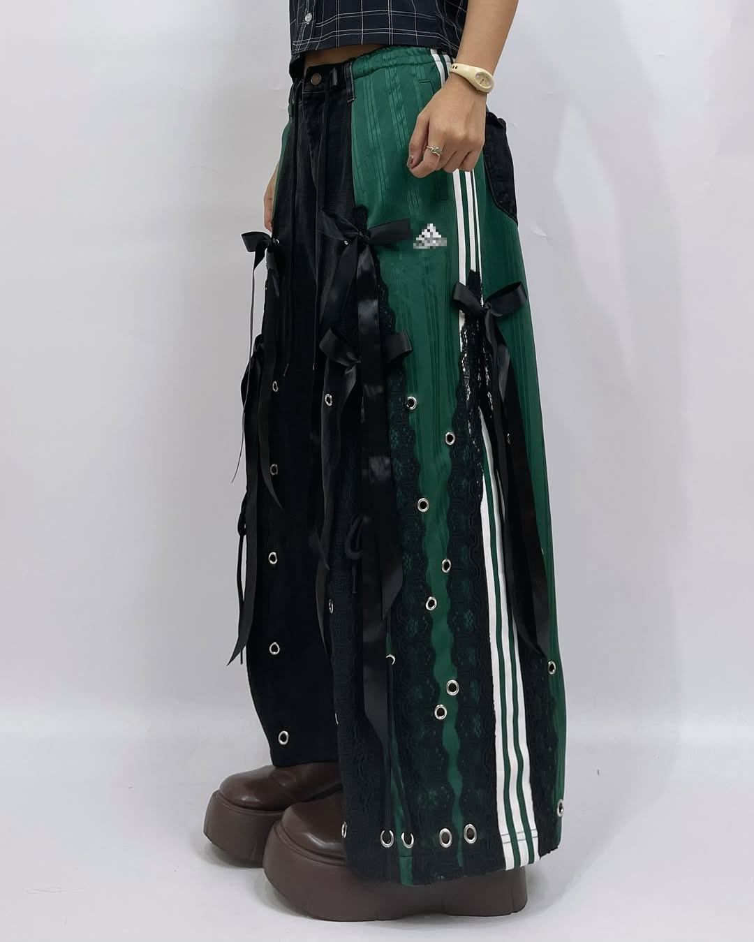 (The last one today) Ribbon pants are so cool