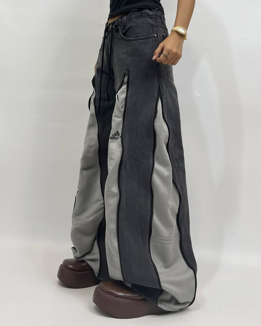 (The last one today) Zipper jeans are so pretty