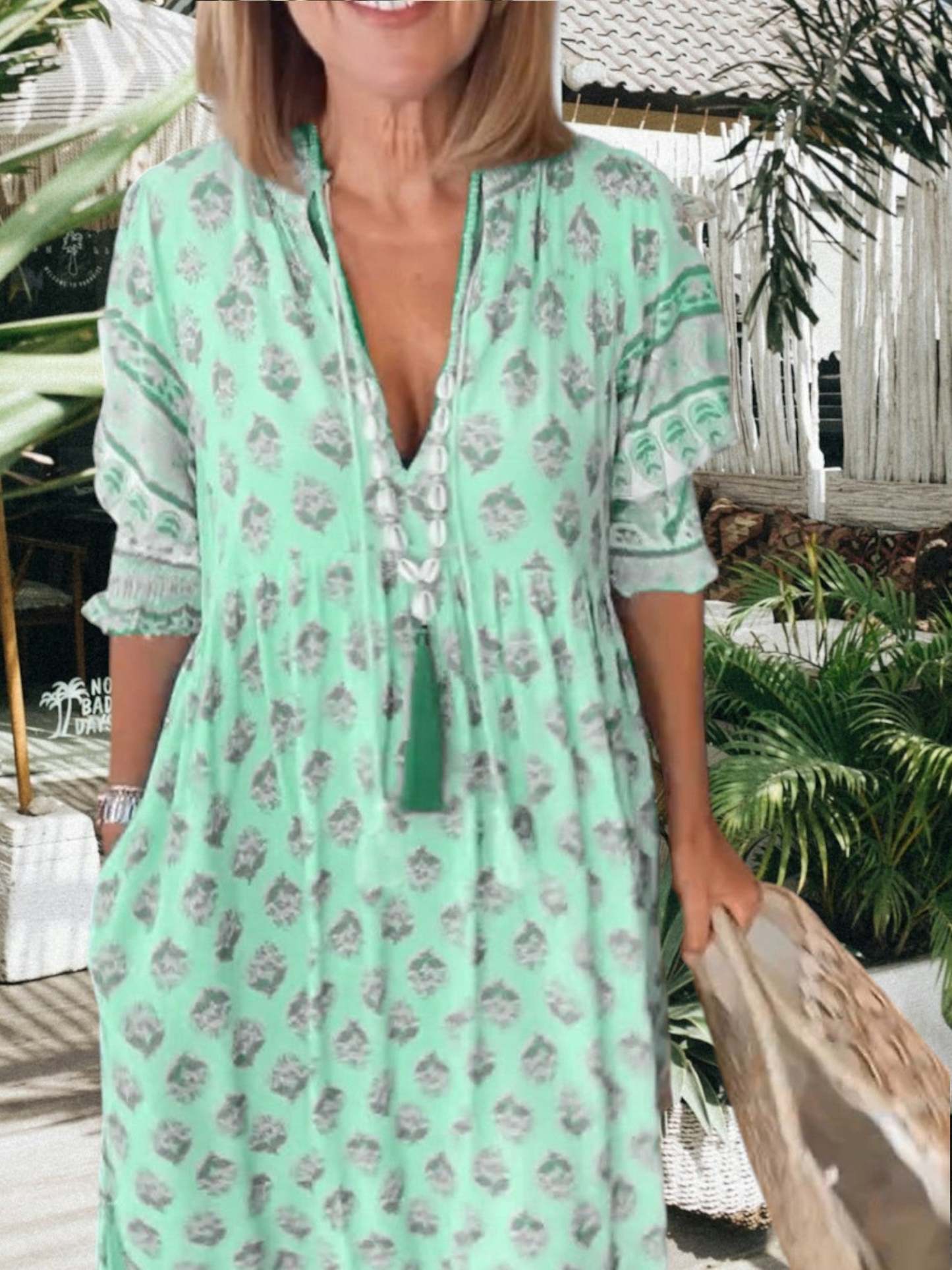 JO | Elegant women's dress with V-neck and A-line for festive occasion