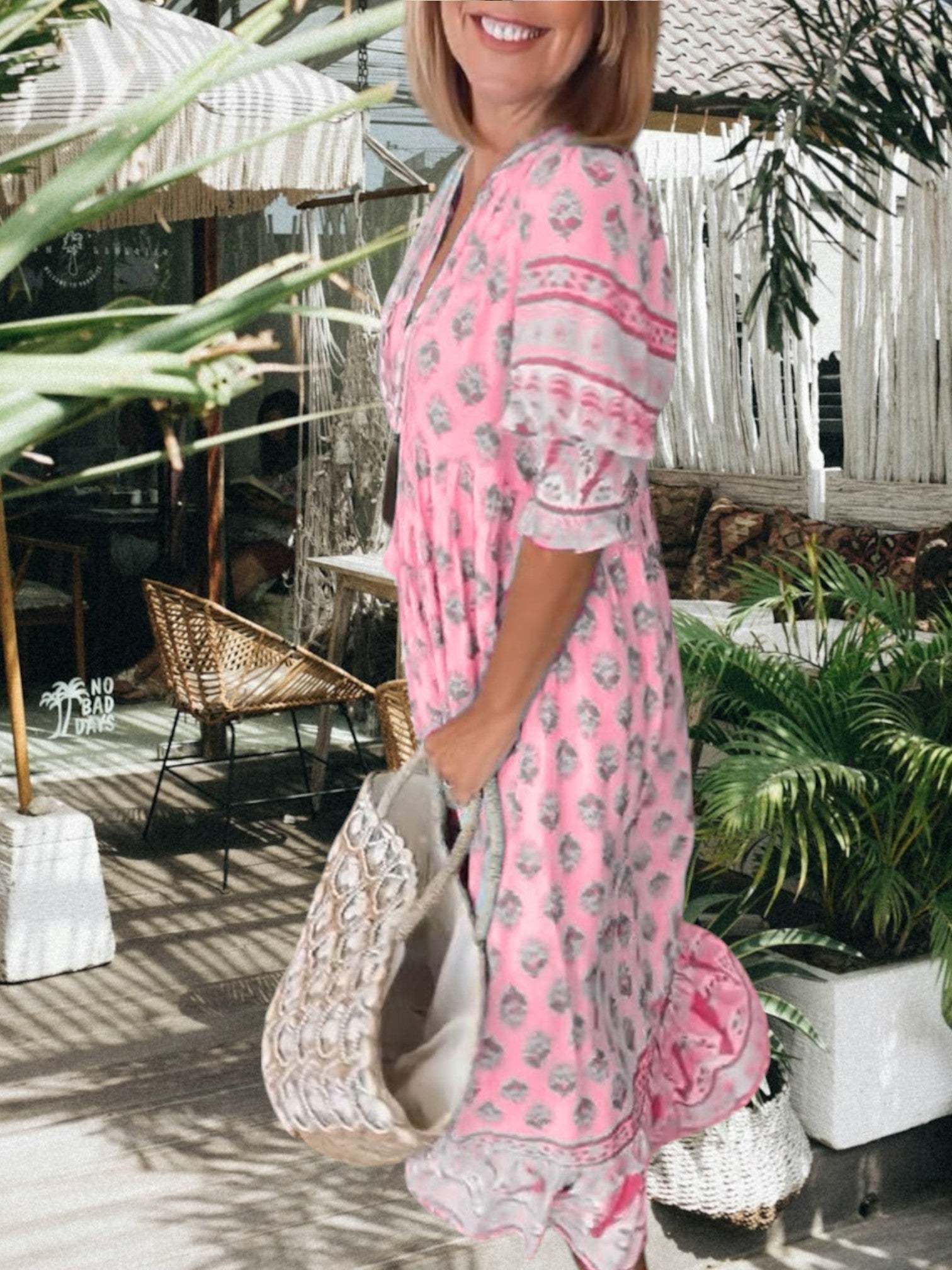 Elegant women's dress with V-neck and A-line for festive occasions