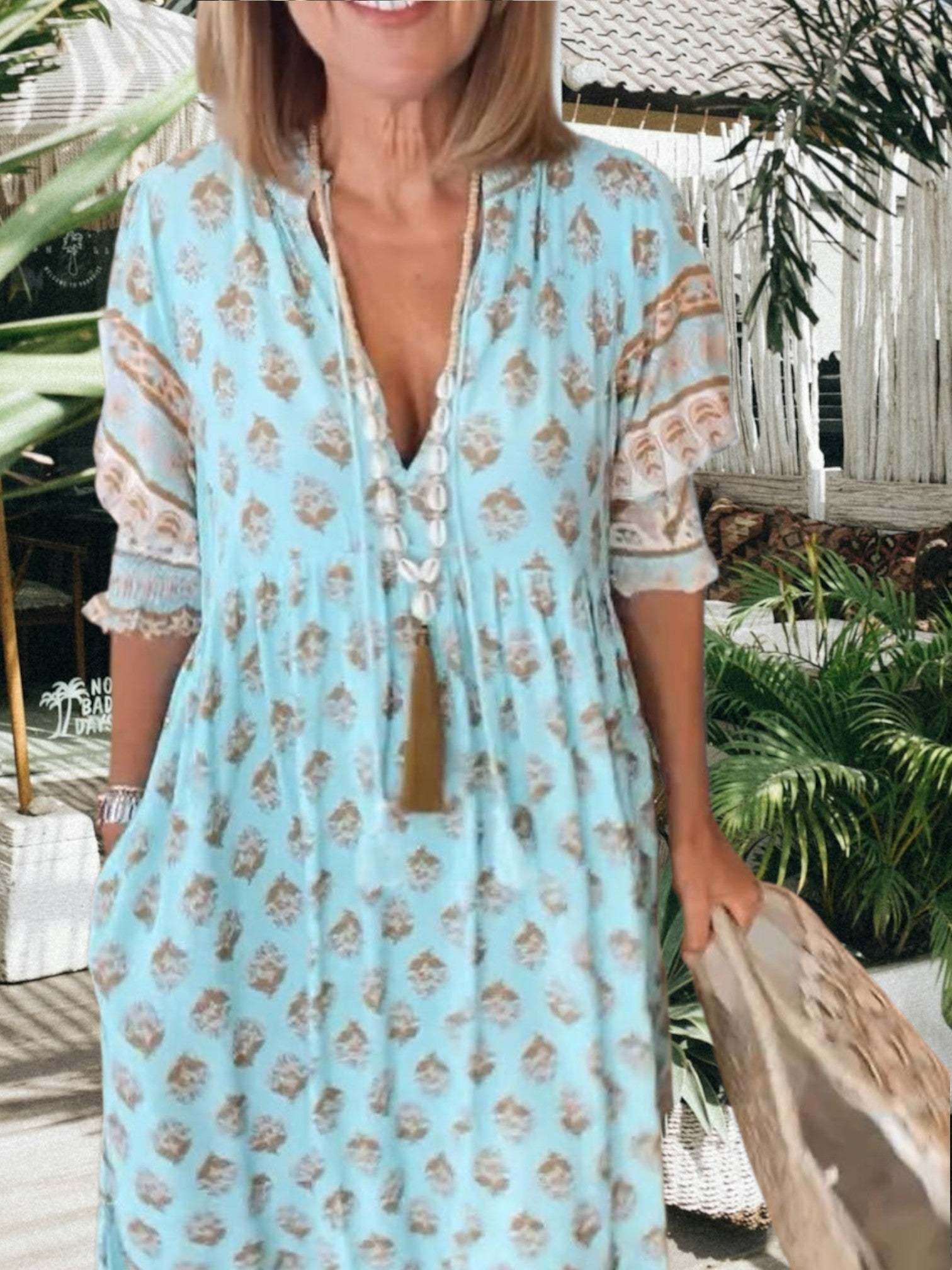 Elegant women's dress with V-neck and A-line for festive occasions