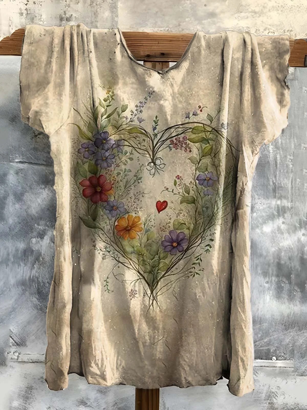 Women's Floral Heart Art V-Neck Casual T-Shirt